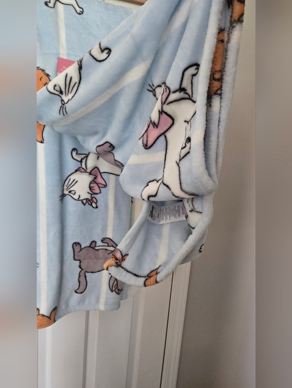 Disney Light Blue Aristocats Plush Throw Blanket, Stripes, New, Marie - Picture 4 of 4